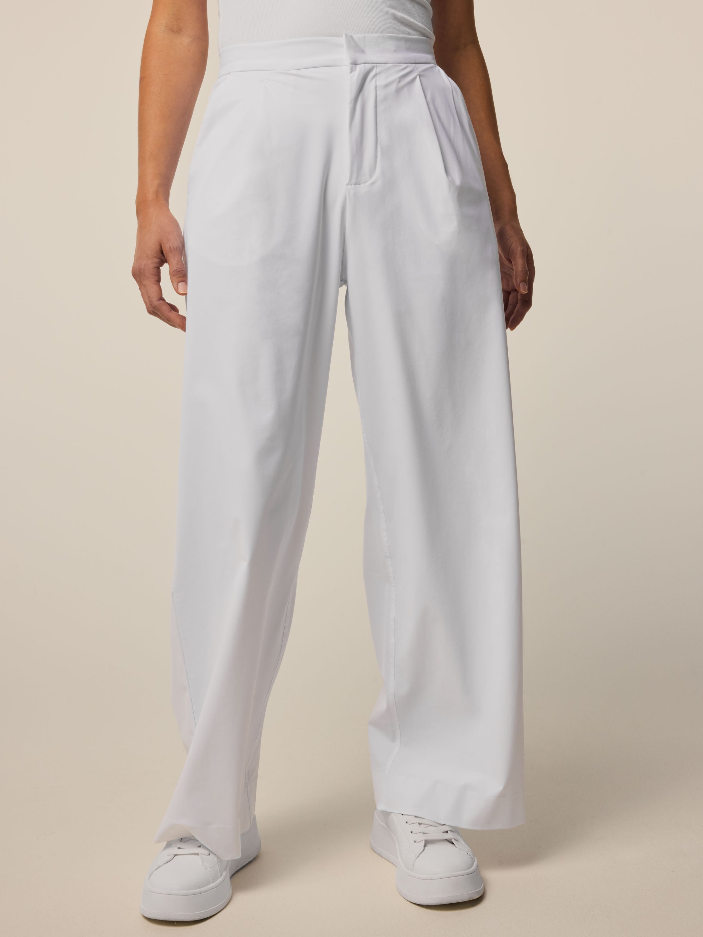 29.5" Phoenix Wide Leg Pleated Trouser