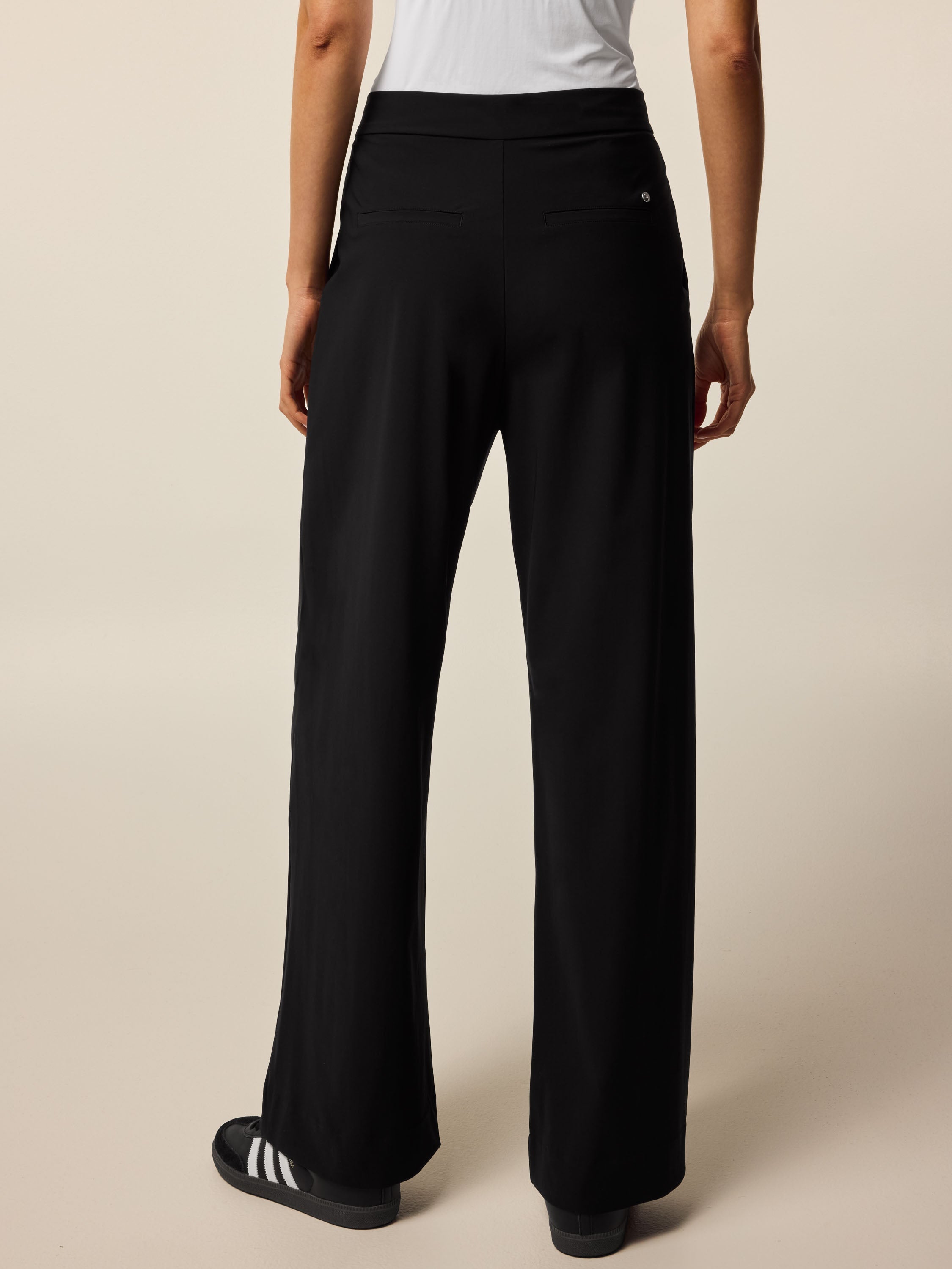 29.5" Phoenix Wide Leg Pleated Trouser